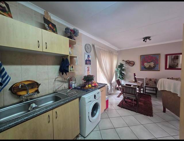 1 BEDROOM TOWNHOUSE FOR SALE IN VAN DYK PARK